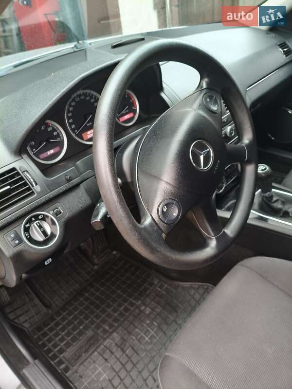 Универсал Mercedes-Benz C-Class 2010 в Копычинце фото 33 Универсал Mercedes-Benz C-Class 2010 в Копычинце