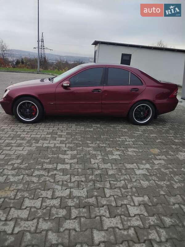 Седан Mercedes-Benz C-Class 2001 в Львові