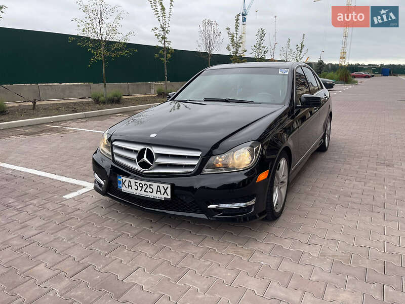 Седан Mercedes-Benz C-Class 2011 в Києві