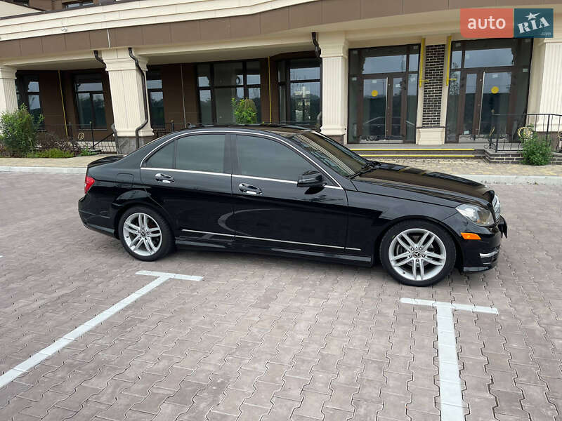 Mercedes-Benz C-Class 2011 Mercedes-Benz C-Class 2011