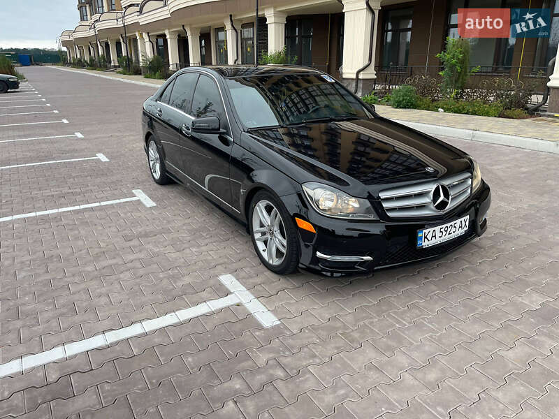 Седан Mercedes-Benz C-Class 2011 в Києві