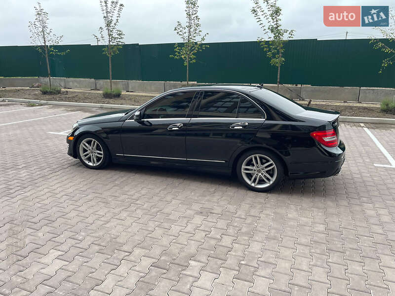 Седан Mercedes-Benz C-Class 2011 в Києві