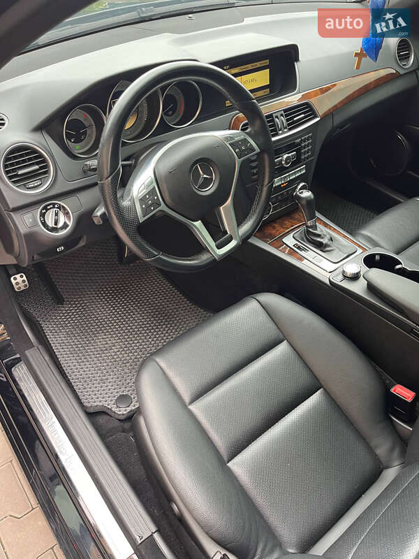 Седан Mercedes-Benz C-Class 2011 в Києві