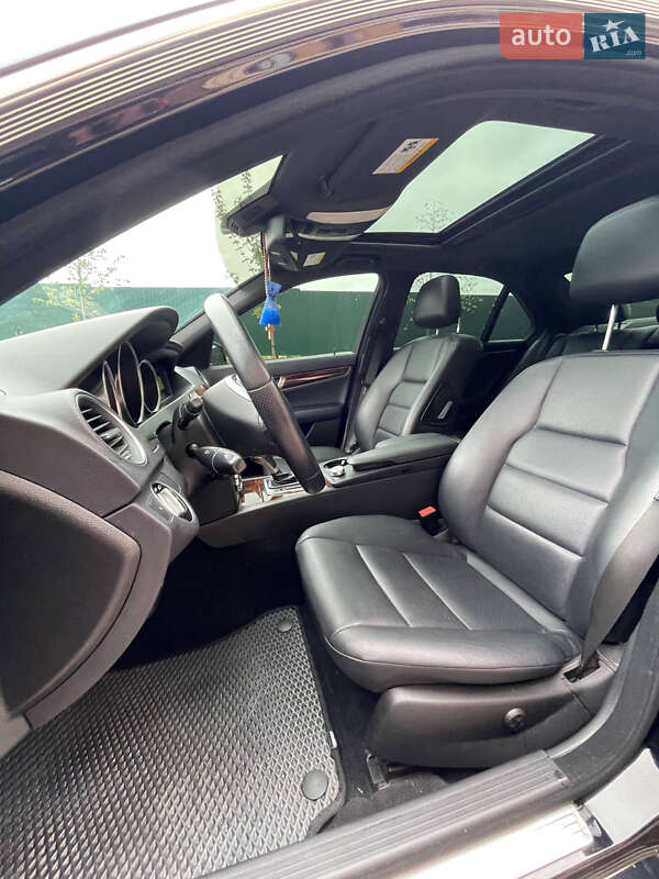 Седан Mercedes-Benz C-Class 2011 в Києві