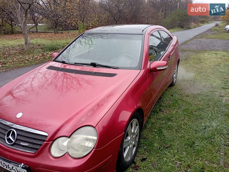 Купе Mercedes-Benz C-Class 2001 в Ужгороді фото 2 Купе Mercedes-Benz C-Class 2001 в Ужгороді