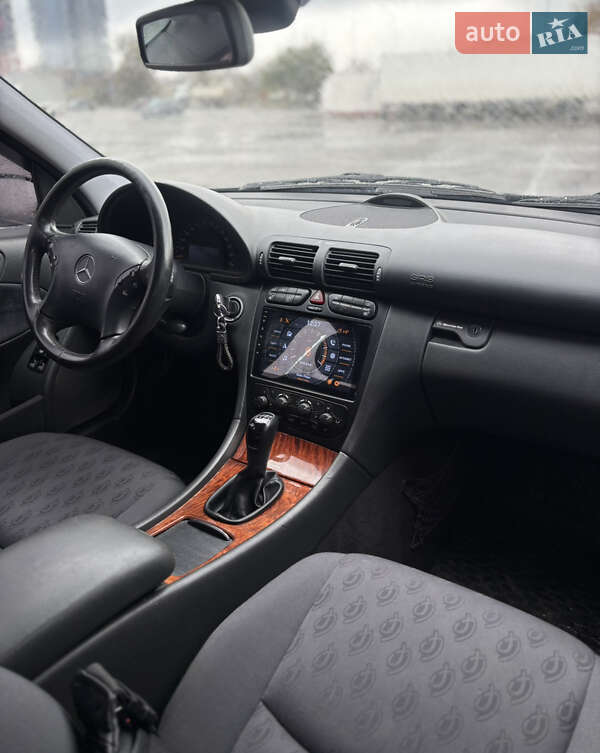 Универсал Mercedes-Benz C-Class 2003 в Киеве