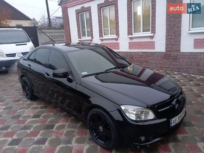 Седан Mercedes-Benz C-Class 2007 в Новомосковске фото Седан Mercedes-Benz C-Class 2007 в Новомосковске