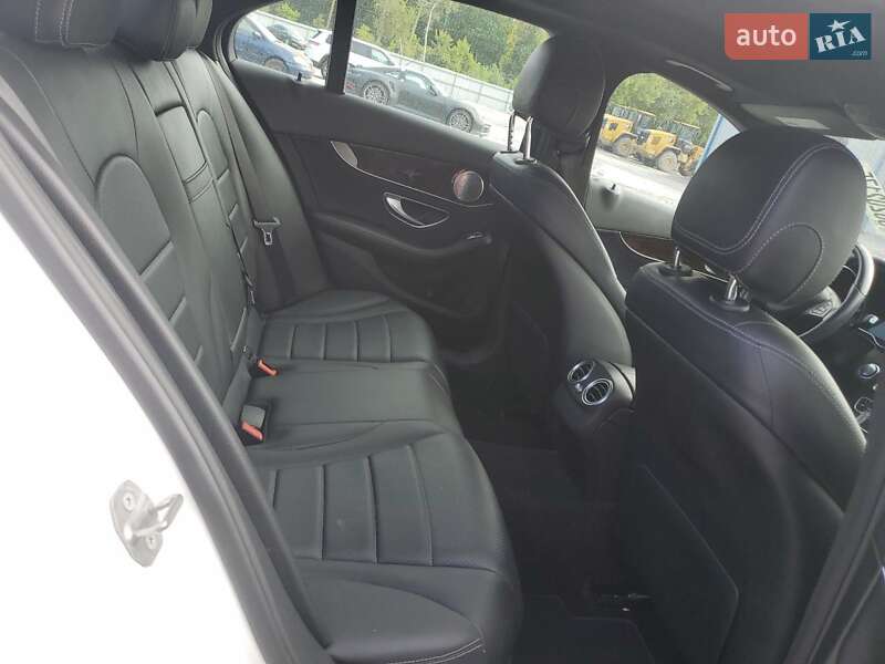 Седан Mercedes-Benz C-Class 2018 в Львові