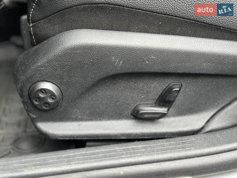 Універсал Mercedes-Benz C-Class 2015 в Києві фото 18 Універсал Mercedes-Benz C-Class 2015 в Києві