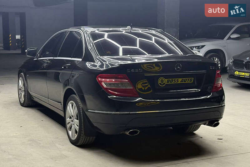 Седан Mercedes-Benz C-Class 2007 в Чернівцях