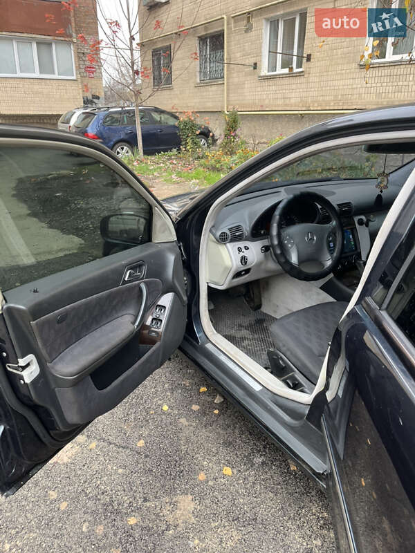 Седан Mercedes-Benz C-Class 2004 в Вінниці