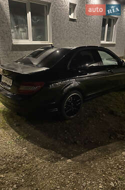 Седан Mercedes-Benz C-Class 2010 в Іршаві