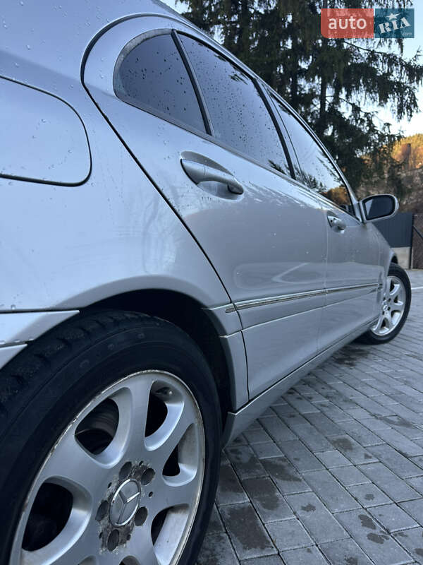 Седан Mercedes-Benz C-Class 2002 в Кременці