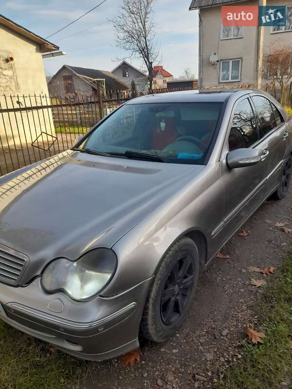 Седан Mercedes-Benz C-Class 2003 в Стрые фото 5 Седан Mercedes-Benz C-Class 2003 в Стрые