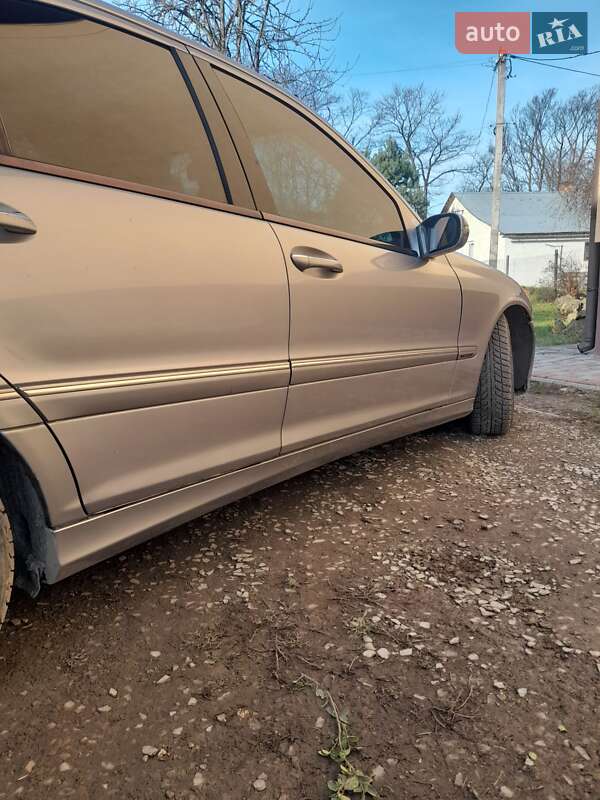 Седан Mercedes-Benz C-Class 2003 в Стрые фото 14 Седан Mercedes-Benz C-Class 2003 в Стрые