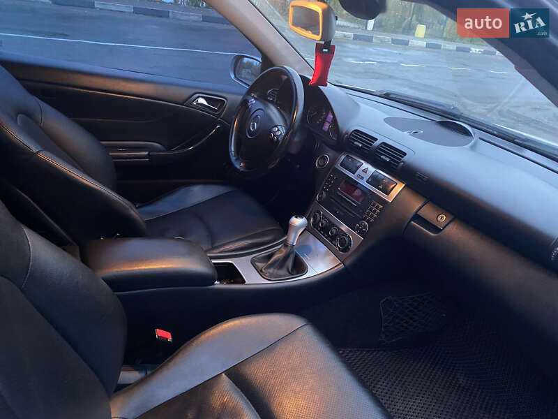 Купе Mercedes-Benz C-Class 2005 в Тростянце
