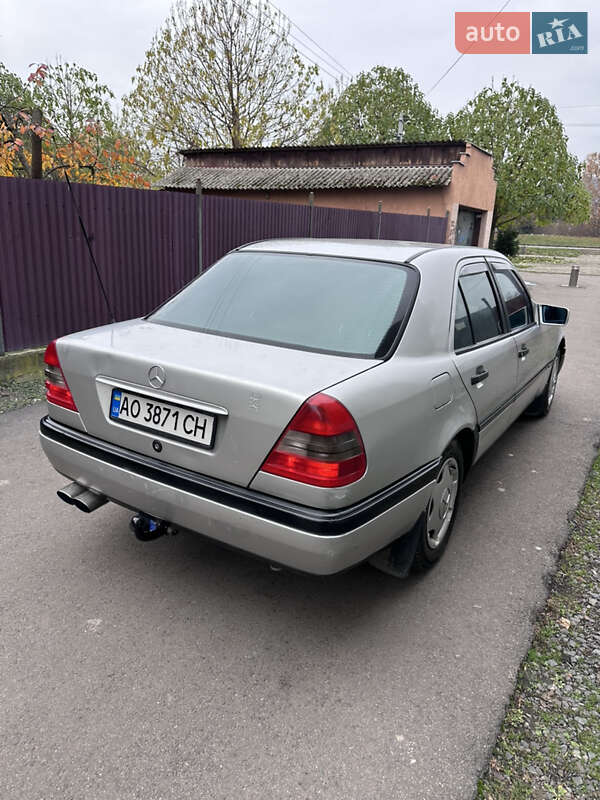 Седан Mercedes-Benz C-Class 1995 в Мукачевому фото 7 Седан Mercedes-Benz C-Class 1995 в Мукачевому