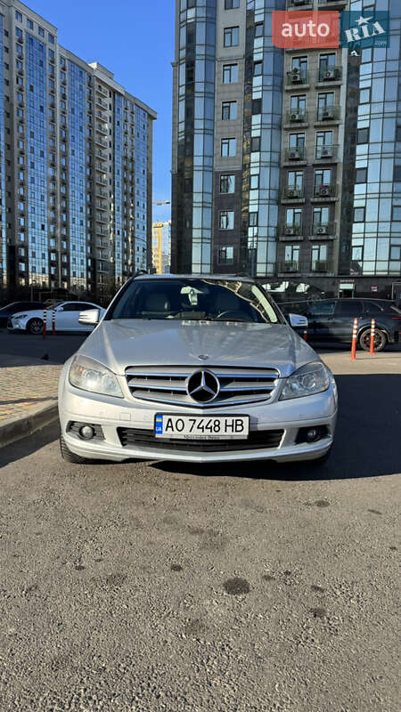 Універсал Mercedes-Benz C-Class 2011 в Одесі