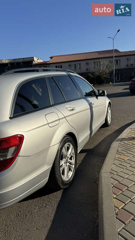 Універсал Mercedes-Benz C-Class 2011 в Одесі