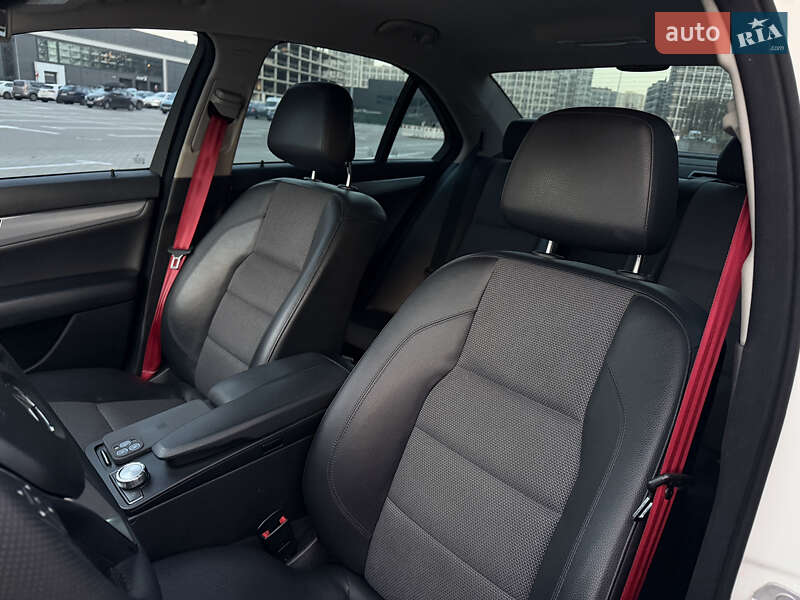 Седан Mercedes-Benz C-Class 2012 в Києві фото 15 Седан Mercedes-Benz C-Class 2012 в Києві