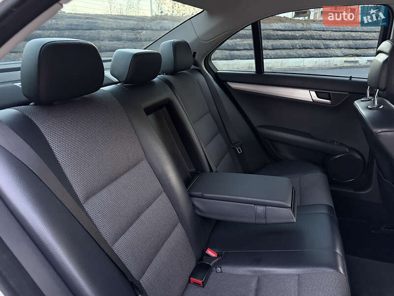 Седан Mercedes-Benz C-Class 2012 в Києві фото 19 Седан Mercedes-Benz C-Class 2012 в Києві