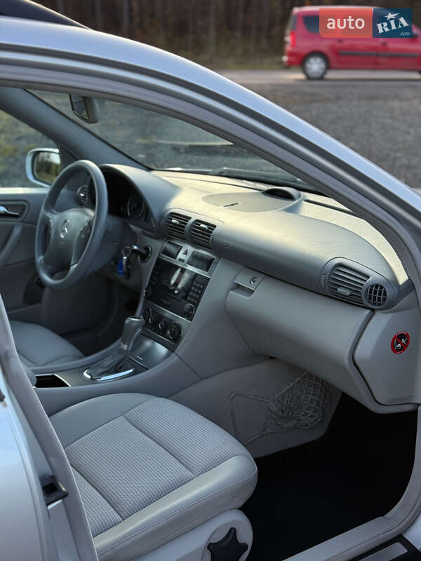 Універсал Mercedes-Benz C-Class 2005 в Луцьку фото 17 Універсал Mercedes-Benz C-Class 2005 в Луцьку