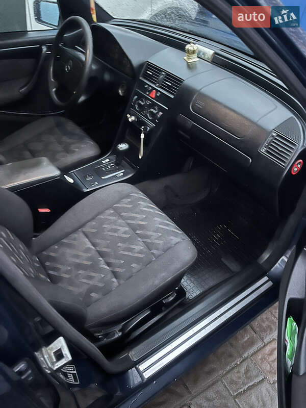 Универсал Mercedes-Benz C-Class 1999 в Черновцах фото 18 Универсал Mercedes-Benz C-Class 1999 в Черновцах