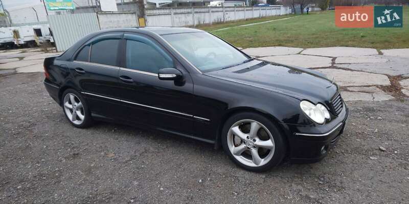 Седан Mercedes-Benz C-Class 2005 в Києві