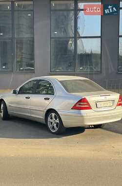 Седан Mercedes-Benz C-Class 2003 в Києві