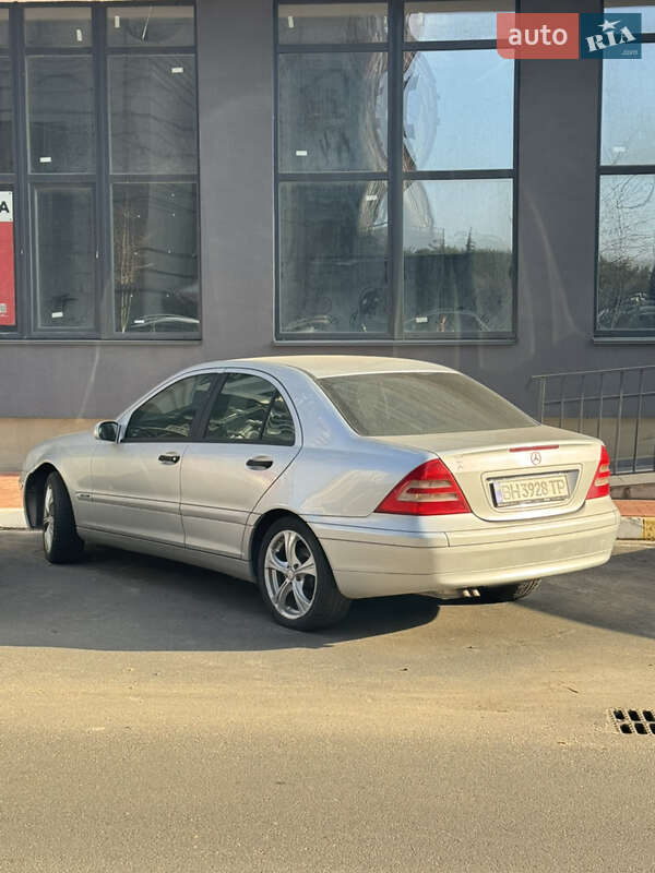 Седан Mercedes-Benz C-Class 2003 в Києві фото 4 Седан Mercedes-Benz C-Class 2003 в Києві