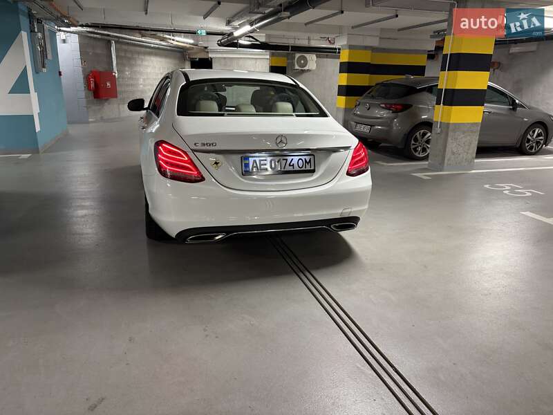 Седан Mercedes-Benz C-Class 2016 в Киеве фото 5 Седан Mercedes-Benz C-Class 2016 в Киеве