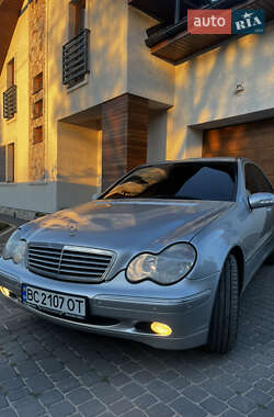 Седан Mercedes-Benz C-Class 2003 в Львове