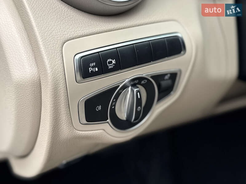 Седан Mercedes-Benz C-Class 2017 в Киеве