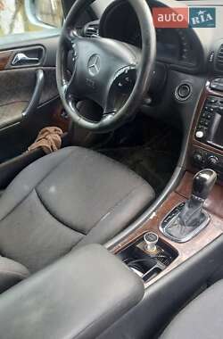 Универсал Mercedes-Benz C-Class 2002 в Черновцах