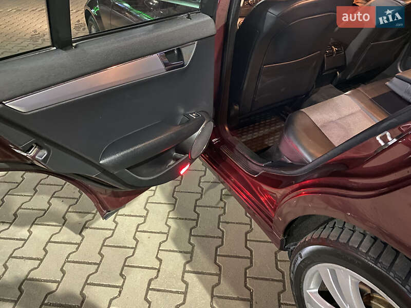 Седан Mercedes-Benz C-Class 2008 в Житомирі