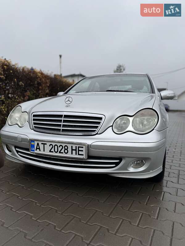 Седан Mercedes-Benz C-Class 2004 в Івано-Франківську фото 11 Седан Mercedes-Benz C-Class 2004 в Івано-Франківську