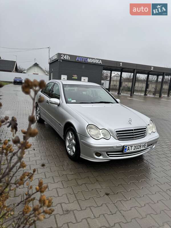 Mercedes-Benz C-Class 2004 Mercedes-Benz C-Class 2004