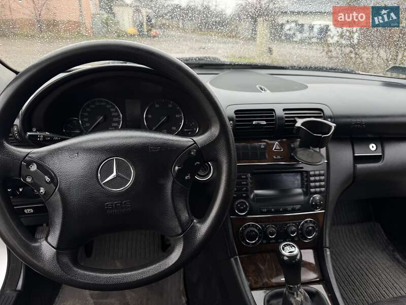 Седан Mercedes-Benz C-Class 2004 в Івано-Франківську фото 20 Седан Mercedes-Benz C-Class 2004 в Івано-Франківську