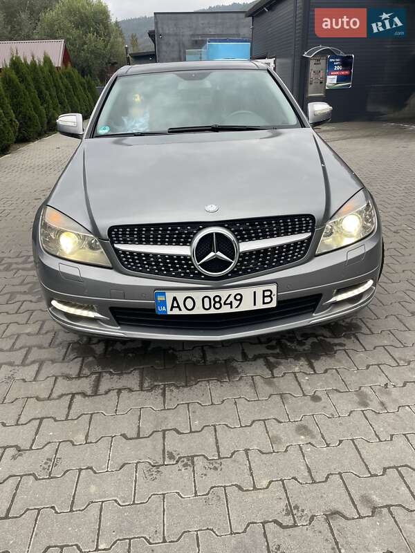 Седан Mercedes-Benz C-Class 2007 в Тячеве