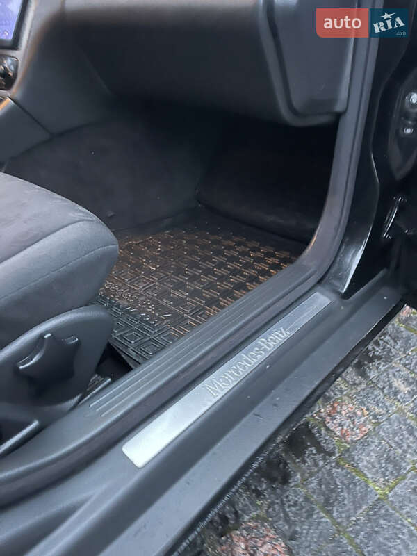 Седан Mercedes-Benz C-Class 2003 в Житомирі фото 29 Седан Mercedes-Benz C-Class 2003 в Житомирі