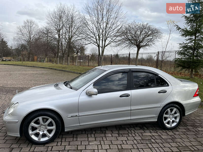 Седан Mercedes-Benz C-Class 2004 в Надвірній