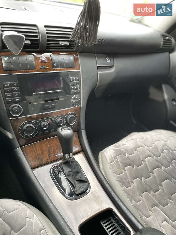 Седан Mercedes-Benz C-Class 2004 в Надвірній