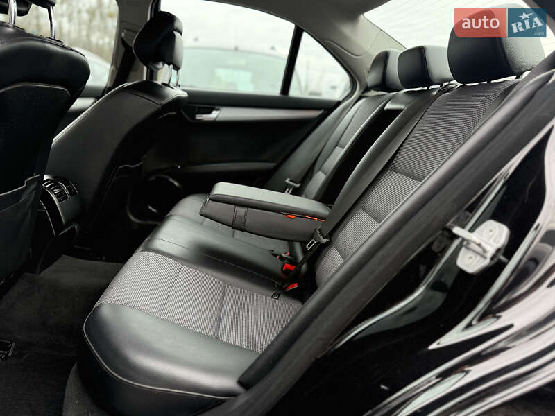 Седан Mercedes-Benz C-Class 2010 в Вінниці