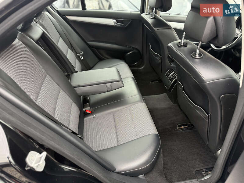 Седан Mercedes-Benz C-Class 2010 в Вінниці