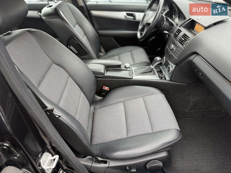 Седан Mercedes-Benz C-Class 2010 в Вінниці