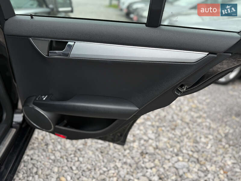 Седан Mercedes-Benz C-Class 2010 в Вінниці