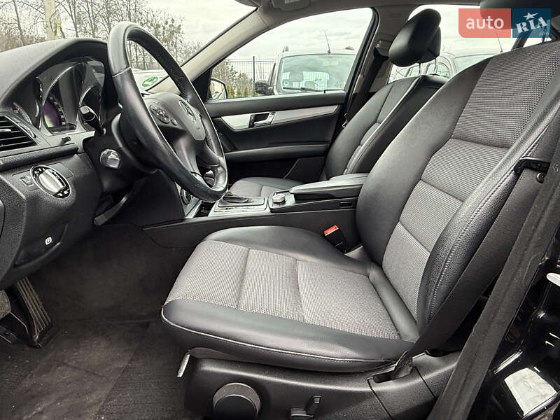 Седан Mercedes-Benz C-Class 2010 в Вінниці