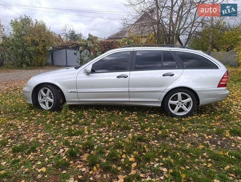 Універсал Mercedes-Benz C-Class 2004 в Ромнах