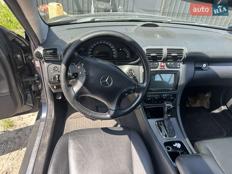Седан Mercedes-Benz C-Class 2003 в Дерно фото 22 Седан Mercedes-Benz C-Class 2003 в Дерно