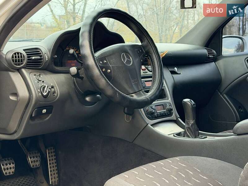 Купе Mercedes-Benz C-Class 2001 в Запоріжжі